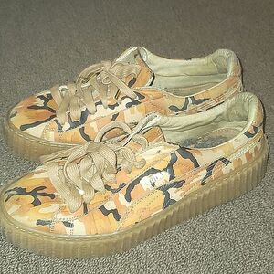 Puma mens low camo sneaker